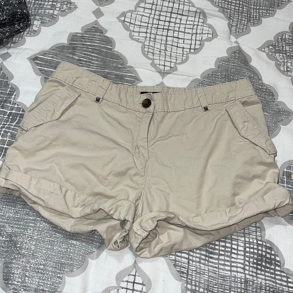 H&M tan shorts